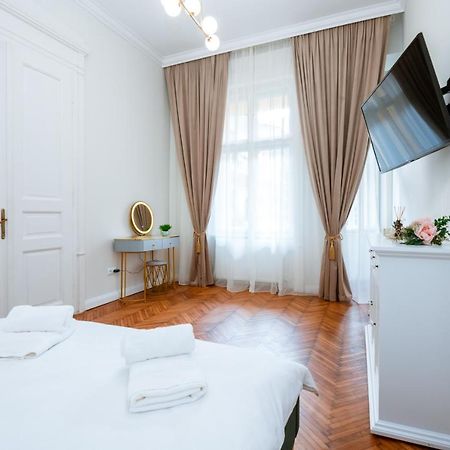 Apartament De Lux Central, P-Ta Matei Corvin Клуж-Напока Экстерьер фото