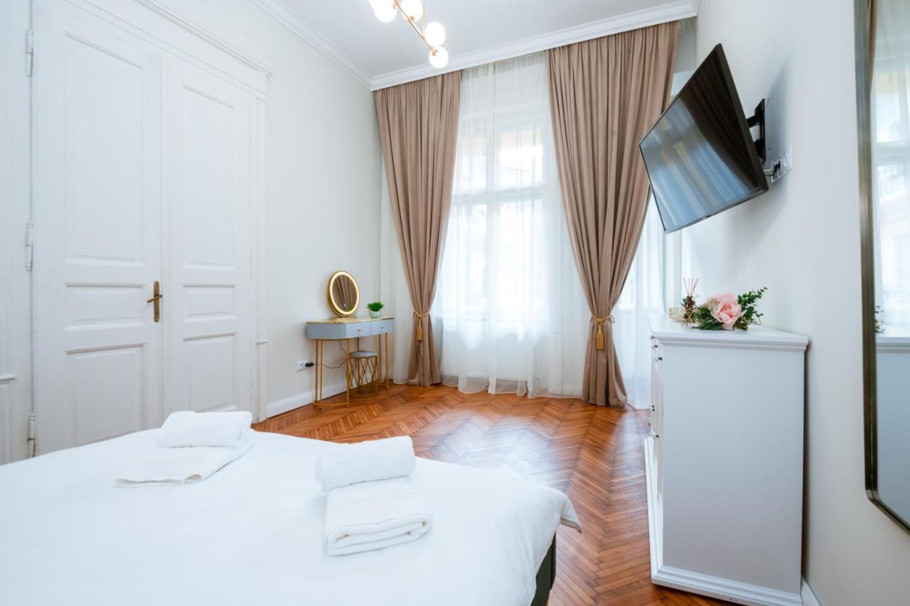 Apartament De Lux Central, P-Ta Matei Corvin Клуж-Напока Экстерьер фото
