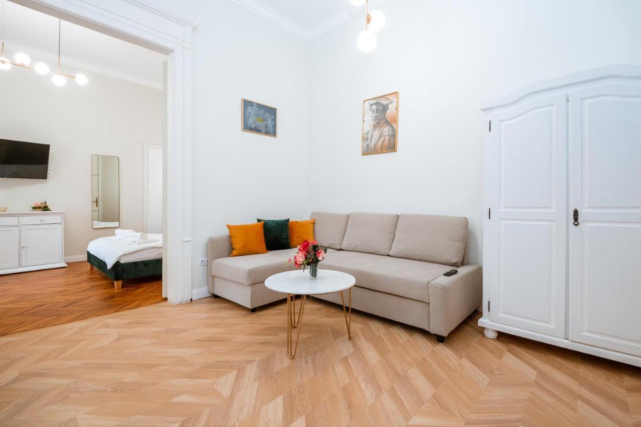 Apartament De Lux Central, P-Ta Matei Corvin Клуж-Напока Экстерьер фото