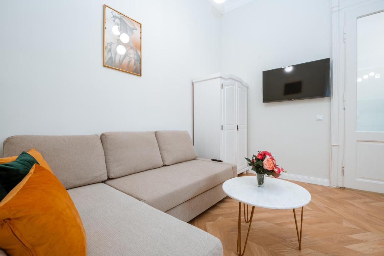 Apartament De Lux Central, P-Ta Matei Corvin Клуж-Напока Экстерьер фото